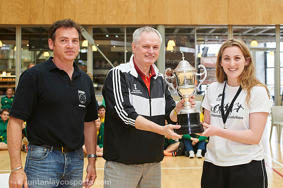 NZ Captain receiving trophy